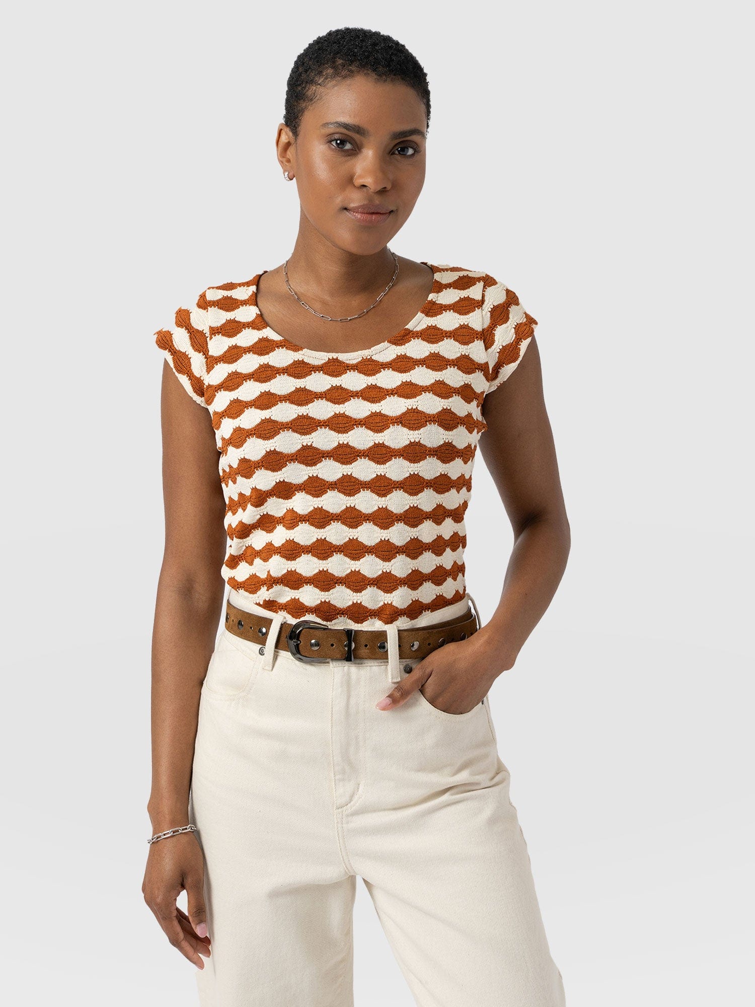 Elise Scoop Neck Tee - Brown/Cream - Women's T-Shirts | Saint + Sofia® USA